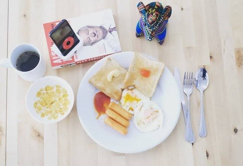 White Wall Poshtel   Hostel