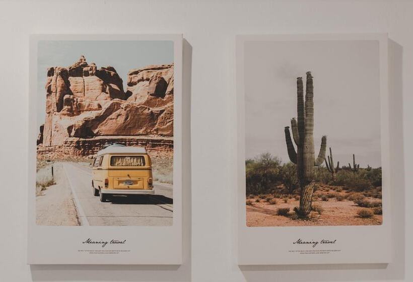 White Wall Poshtel   Hostel