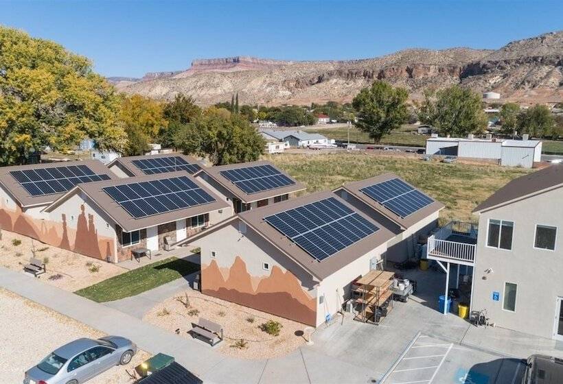 Zions Camp And Cottages