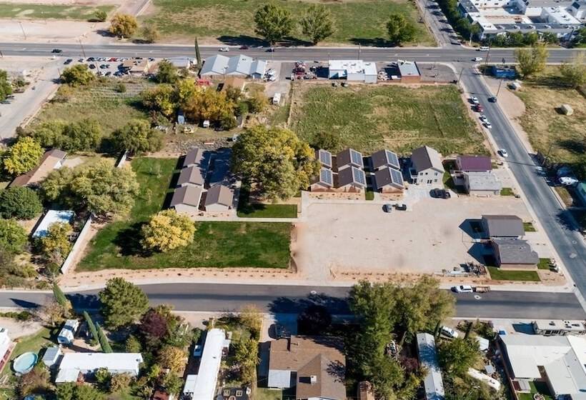 Zions Camp And Cottages