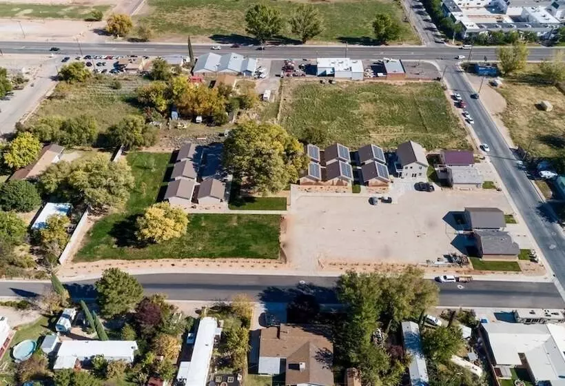 Zions Camp And Cottages