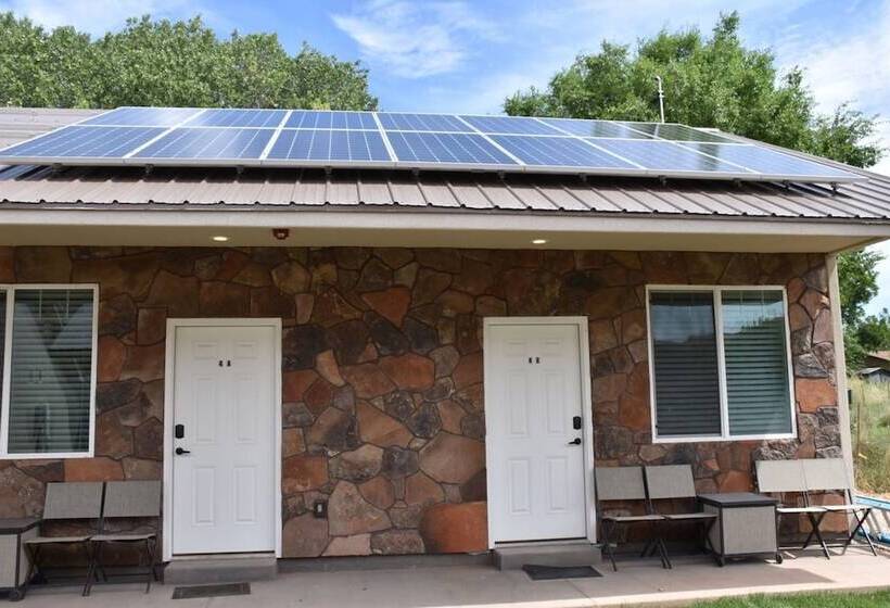 Zions Camp And Cottages