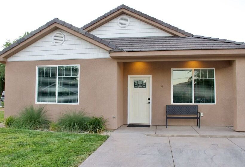 Zions Camp And Cottages