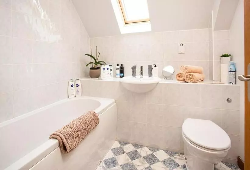 Aamiaismajoitus (B&B) Beechwood Lodge Guesthouse