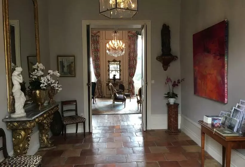 ベッドアンドブレックファースト Hôtel De Cours De Thomazeau