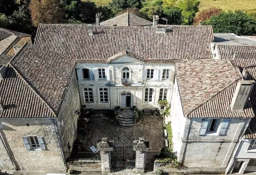 ベッドアンドブレックファースト Hôtel De Cours De Thomazeau