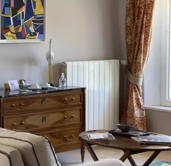 تختخواب و صبحانه La Bastide Des Enquèses