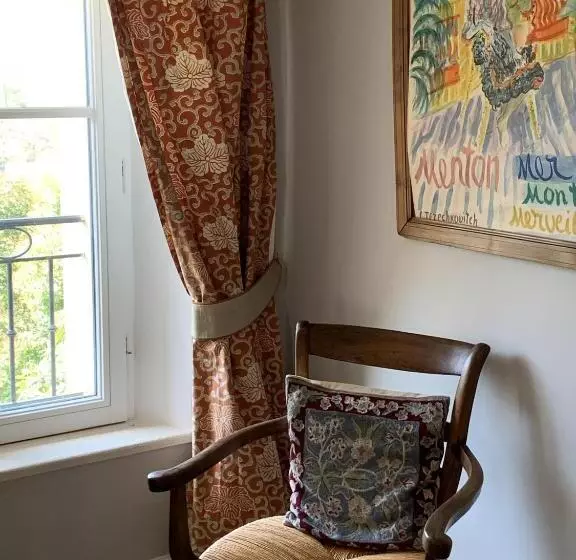تختخواب و صبحانه La Bastide Des Enquèses
