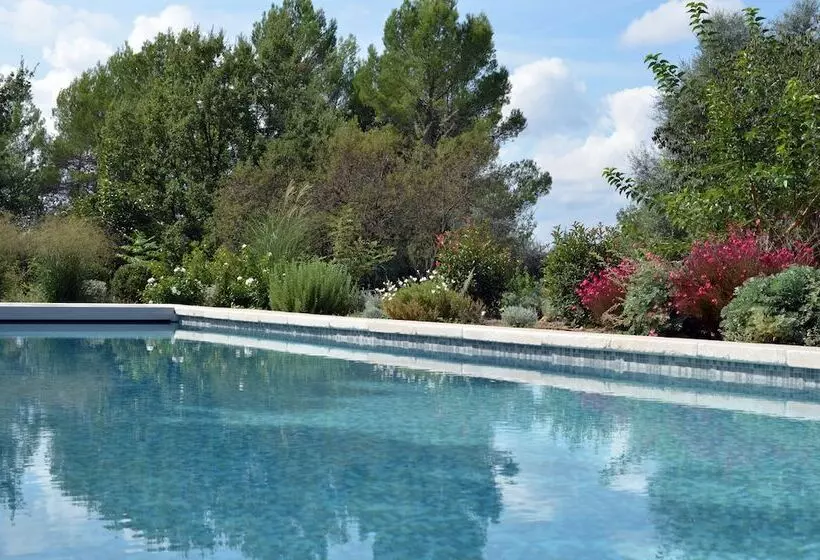 تختخواب و صبحانه La Bastide Des Enquèses