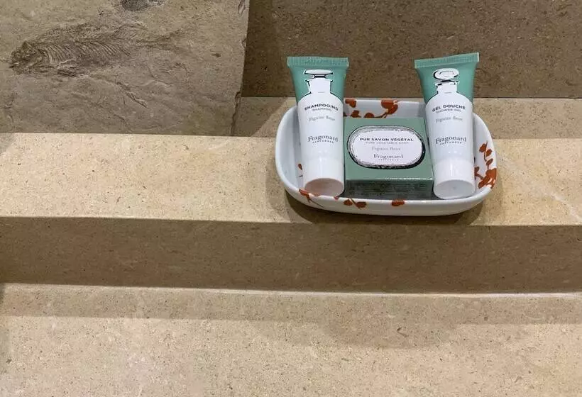 تختخواب و صبحانه La Bastide Des Enquèses