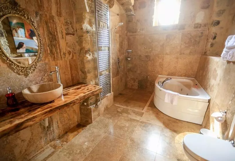 ホテル Abu Hayat Cave Suites