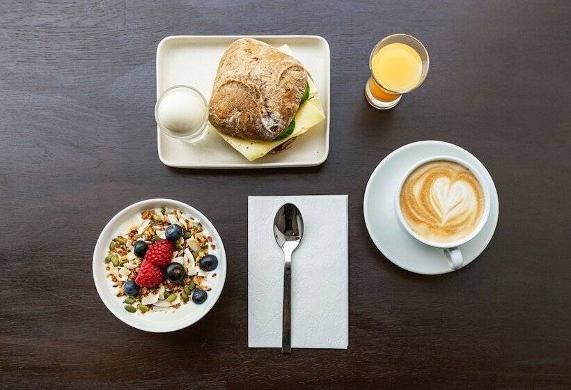 فندق Eight Rooms