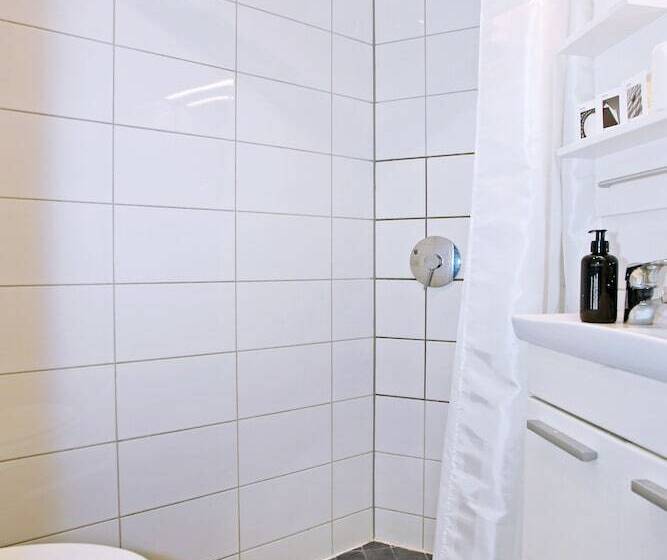 فندق Eight Rooms