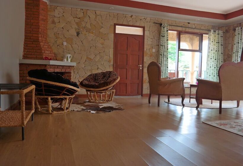 Отель Enyati Lodge