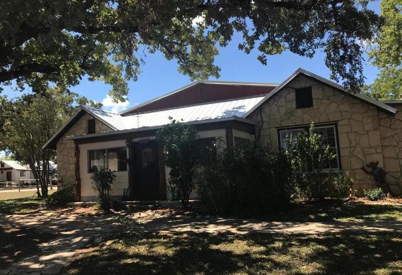 فندق ريفى Twin Elm Guest Ranch