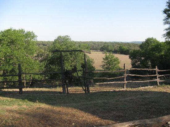 فندق ريفى Twin Elm Guest Ranch