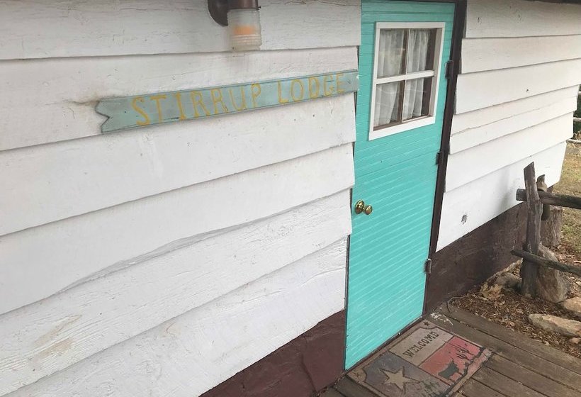 فندق ريفى Twin Elm Guest Ranch