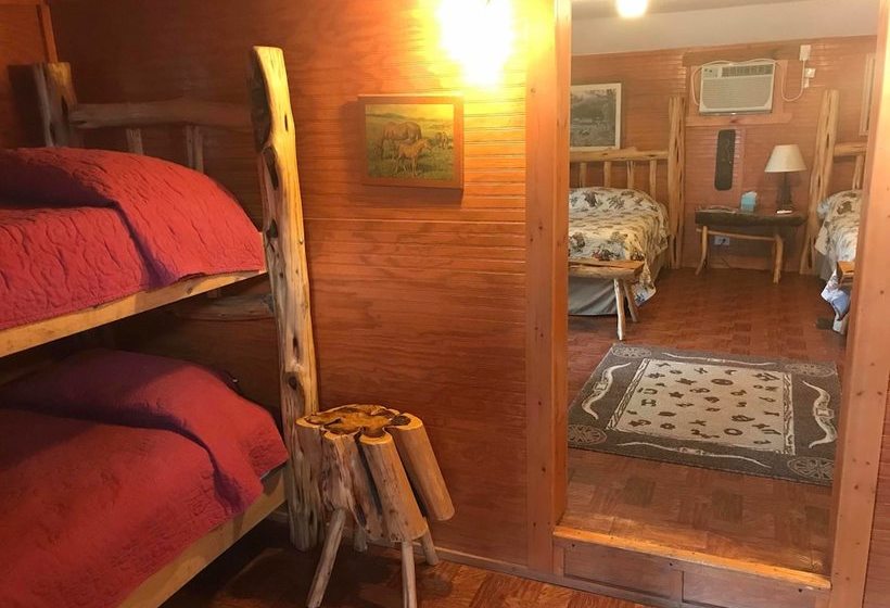 فندق ريفى Twin Elm Guest Ranch