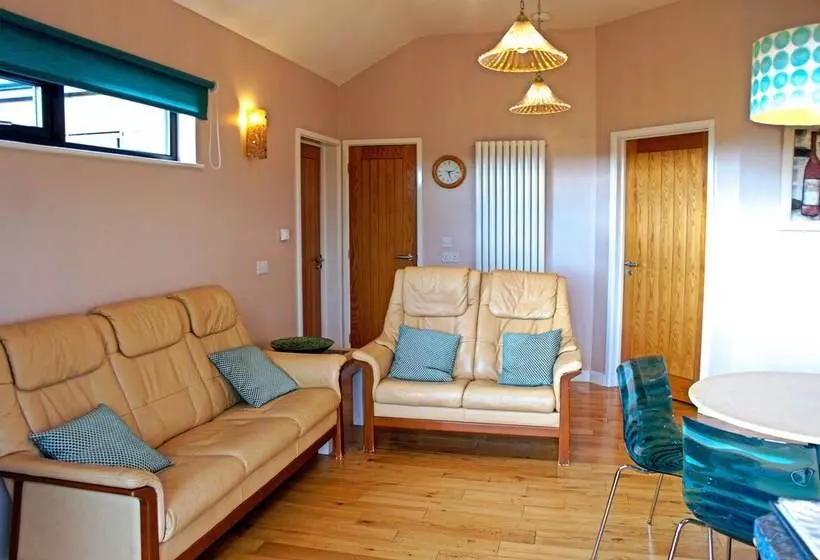 Hotelli Tor Farm Lodge