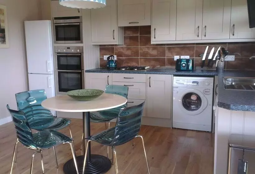 Hotelli Tor Farm Lodge