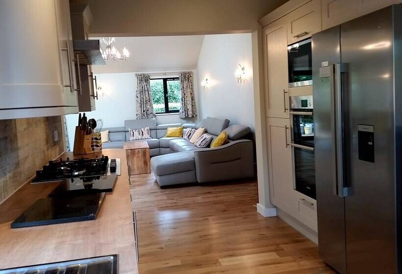 فندق Tor Farm Lodge