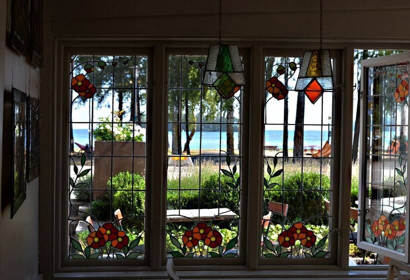 Nymans Bed & Breakfast