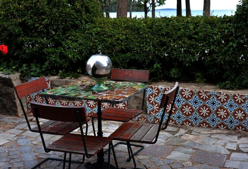 Nymans Bed & Breakfast