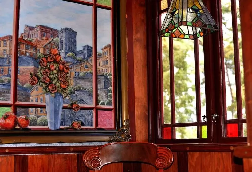 Nymans Bed & Breakfast