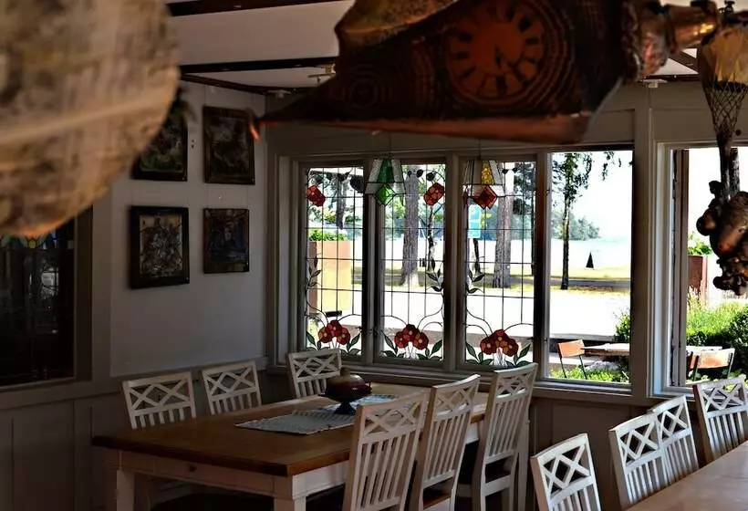 Nymans Bed & Breakfast