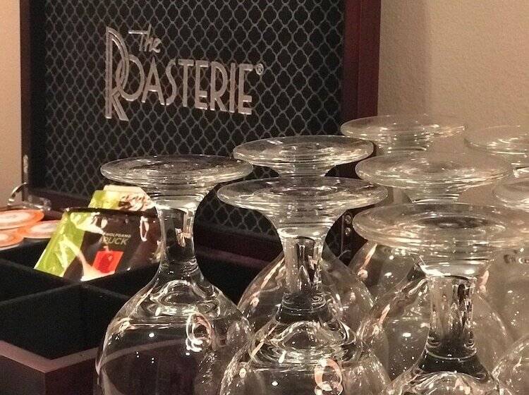 Ophelias Restaurant & Inn