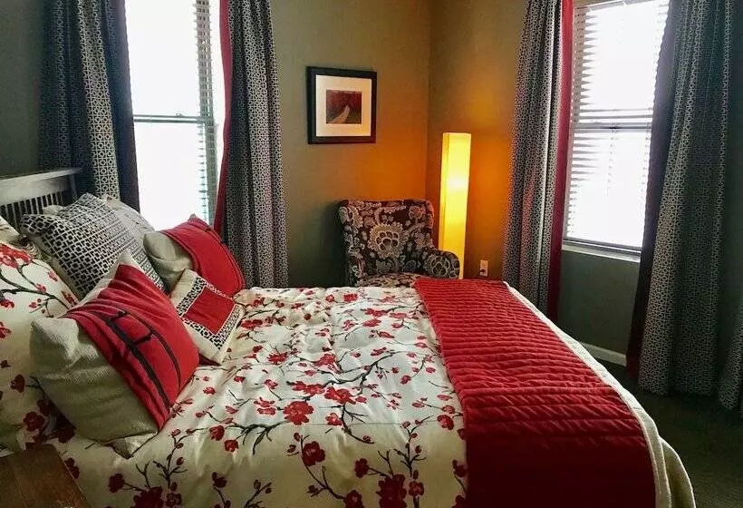 Ophelias Restaurant & Inn