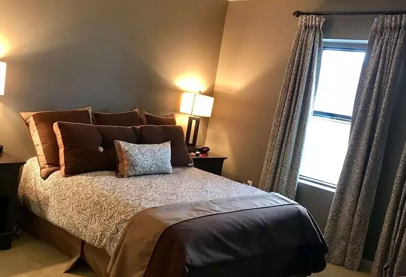 Ophelias Restaurant & Inn