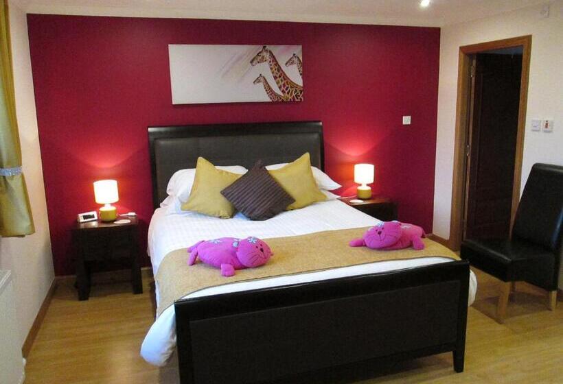 بنسيون Broomlea