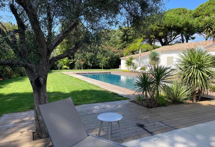 پانسیون Le Mas De La Dame