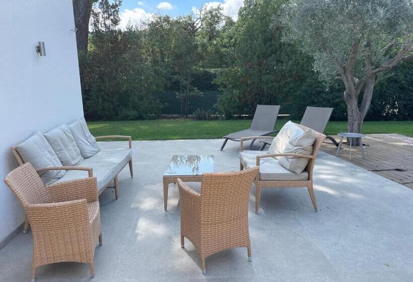 پانسیون Le Mas De La Dame