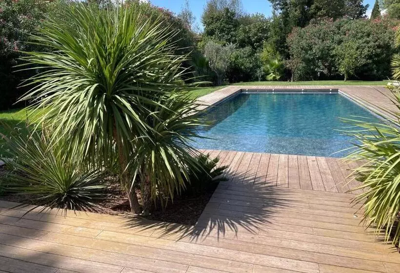 Majatalo Le Mas De La Dame