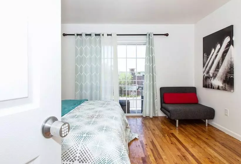 Majatalo Racpanos Modern Stay On Ocean Avenue