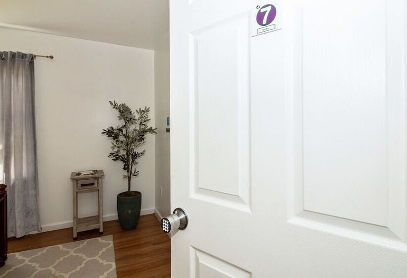 بنسيون Racpanos Modern Stay On Ocean Avenue