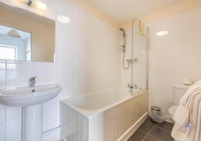 130 Corve Street B&b