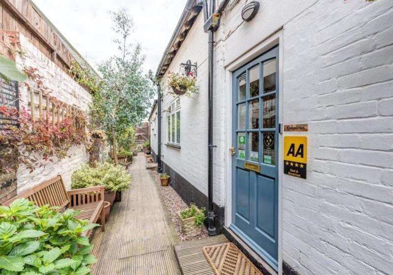 130 Corve Street B&b