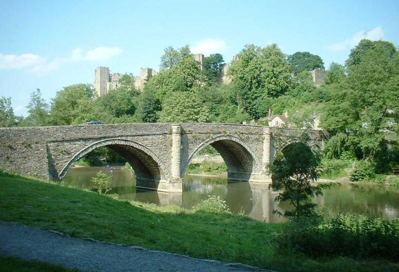 130 Corve Street B&b