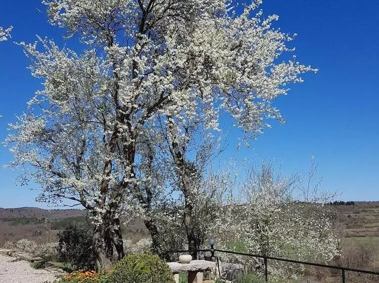 Aamiaismajoitus (B&B) La Cocagnière   In A Rural Location