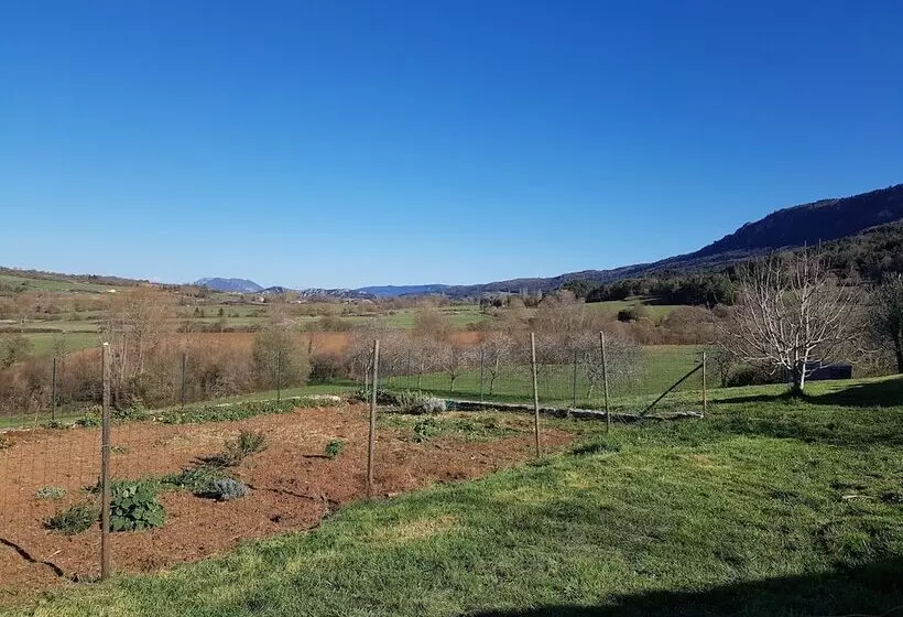 Aamiaismajoitus (B&B) La Cocagnière   In A Rural Location