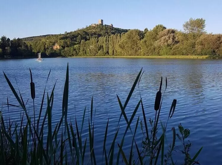 Aamiaismajoitus (B&B) La Cocagnière   In A Rural Location