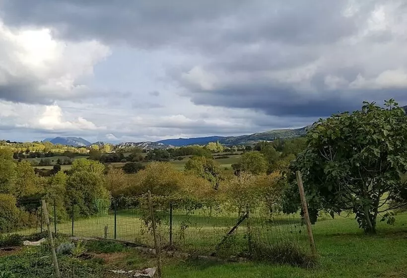 Aamiaismajoitus (B&B) La Cocagnière   In A Rural Location