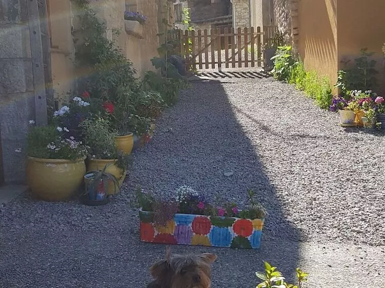 Aamiaismajoitus (B&B) La Cocagnière   In A Rural Location
