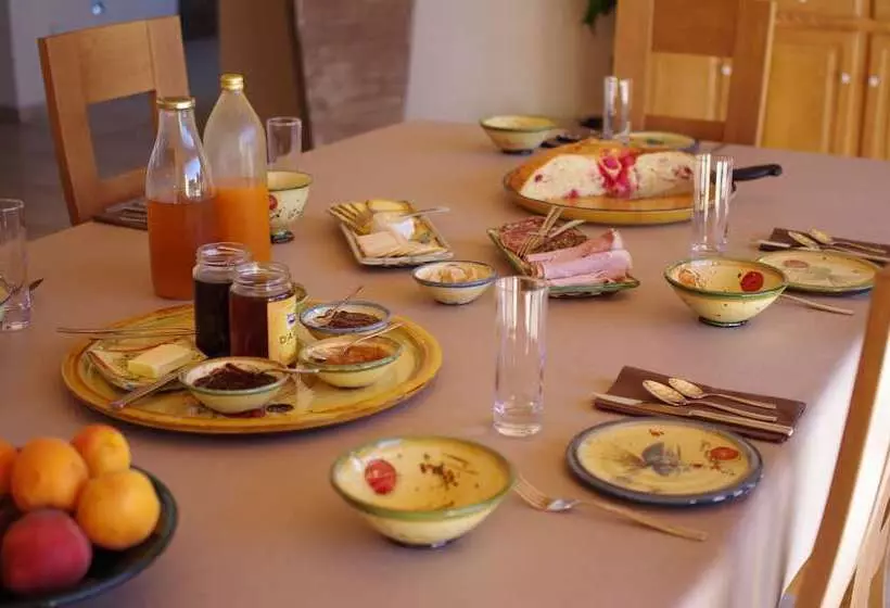 Aamiaismajoitus (B&B) Les Carriers Maison D'hôtes