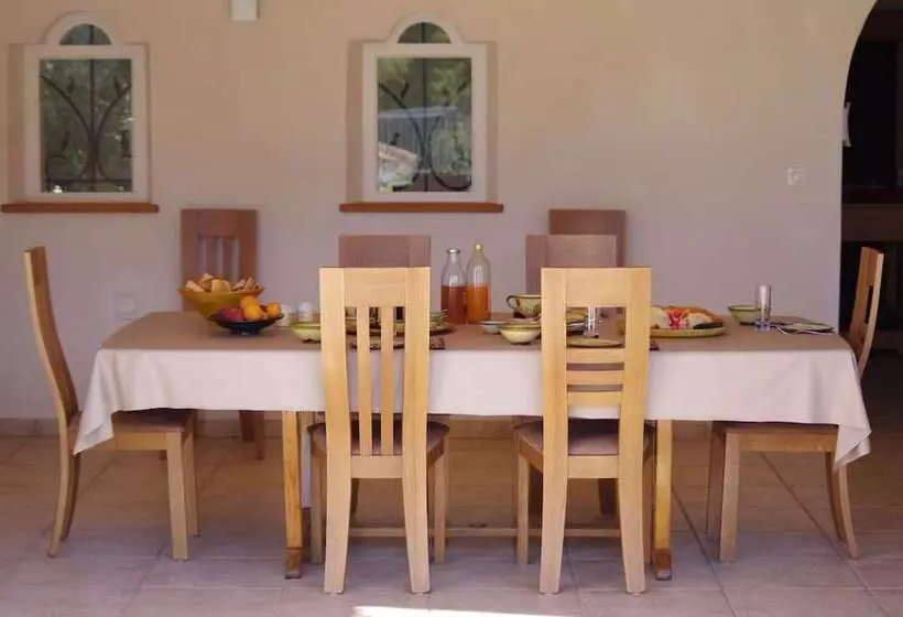 Aamiaismajoitus (B&B) Les Carriers Maison D'hôtes