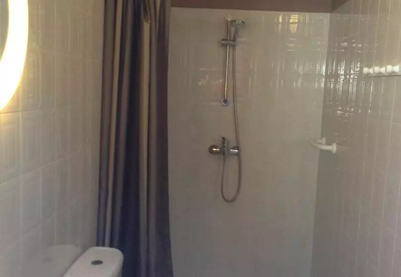 Aamiaismajoitus (B&B) Rêv De Thau