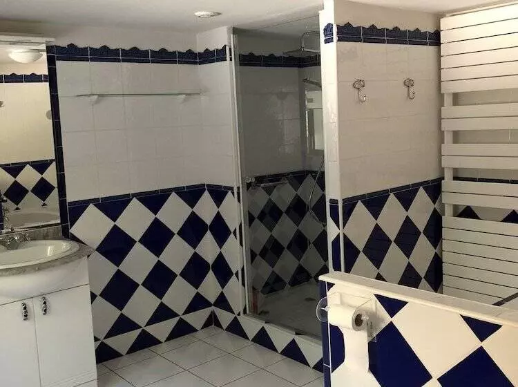 Aamiaismajoitus (B&B) Rêv De Thau